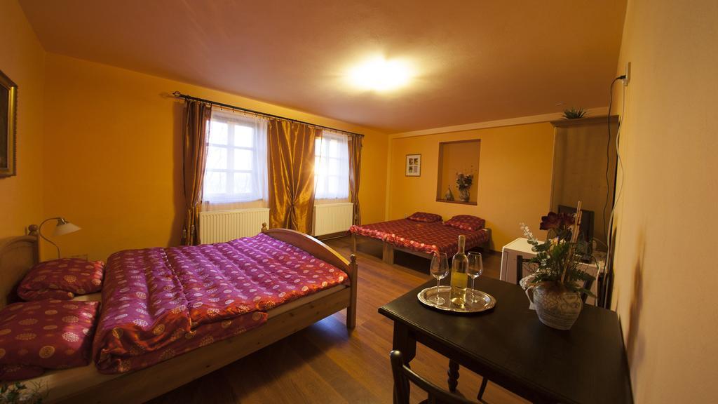 Penzion Zatisi Mikulov Rom bilde