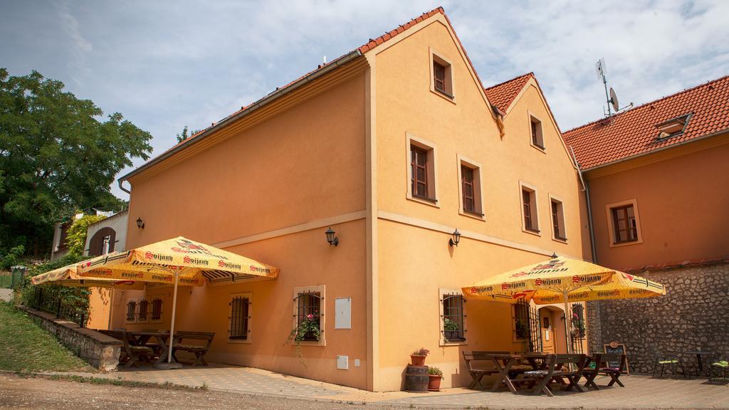 Penzion Zatisi Mikulov Eksteriør bilde